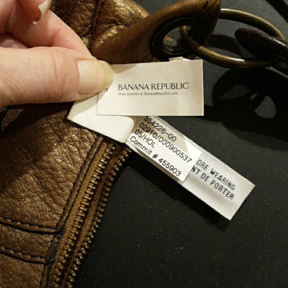 Banana Republic Bronze 100% Leather Hobo Bag. - Picture 8 of 8